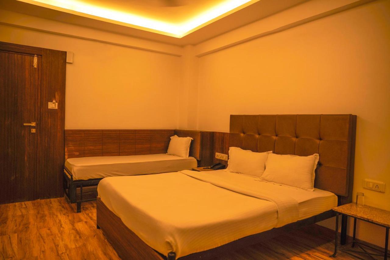 The Atithi Niwas Hotel Indore Ngoại thất bức ảnh